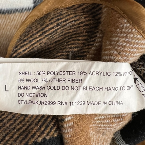 Ashley Women's Tan/Black Plaid Shacket - Picture 11 of 11